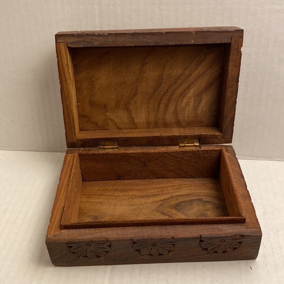 Vintage Carved Wooden Box Made In India - Picture 3 of 13